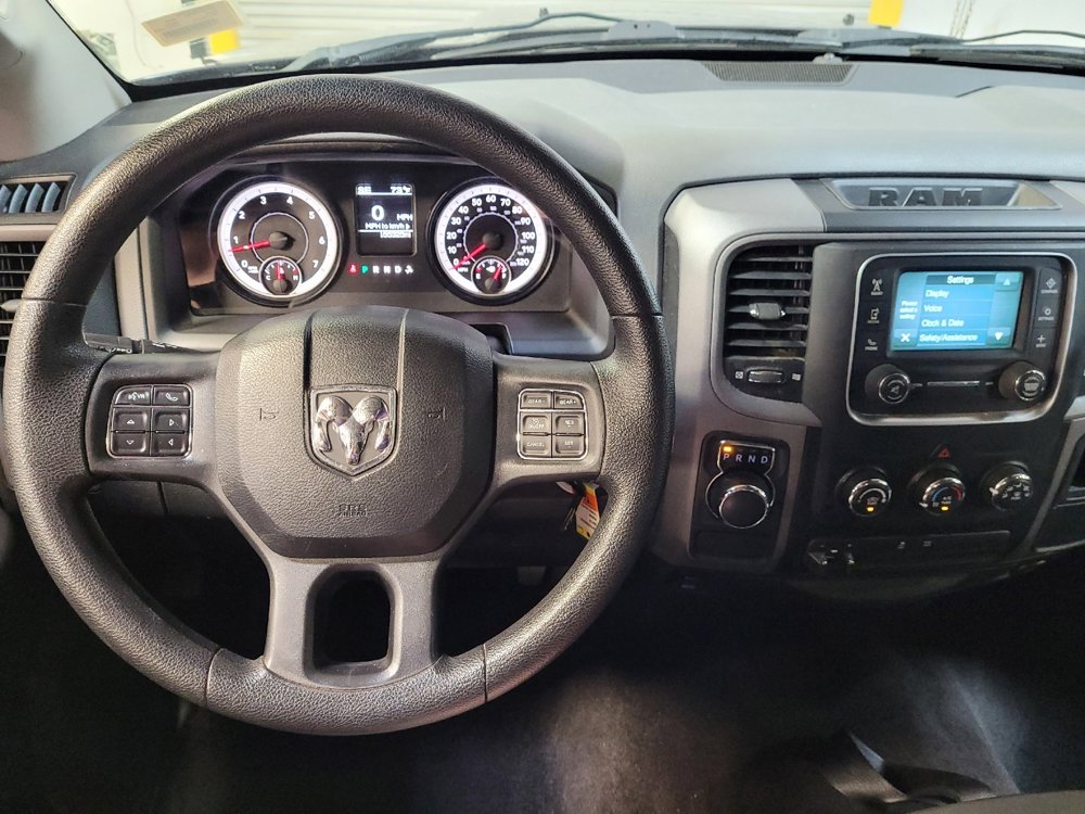 Used 2015 RAM 1500 Express RWD image 22