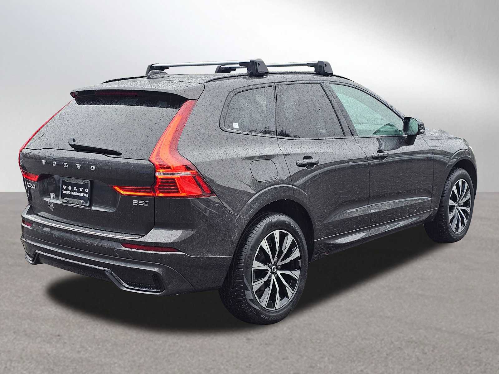 Certified 2025 Volvo XC60 B5 Core w/ Protection Package Premier image 3