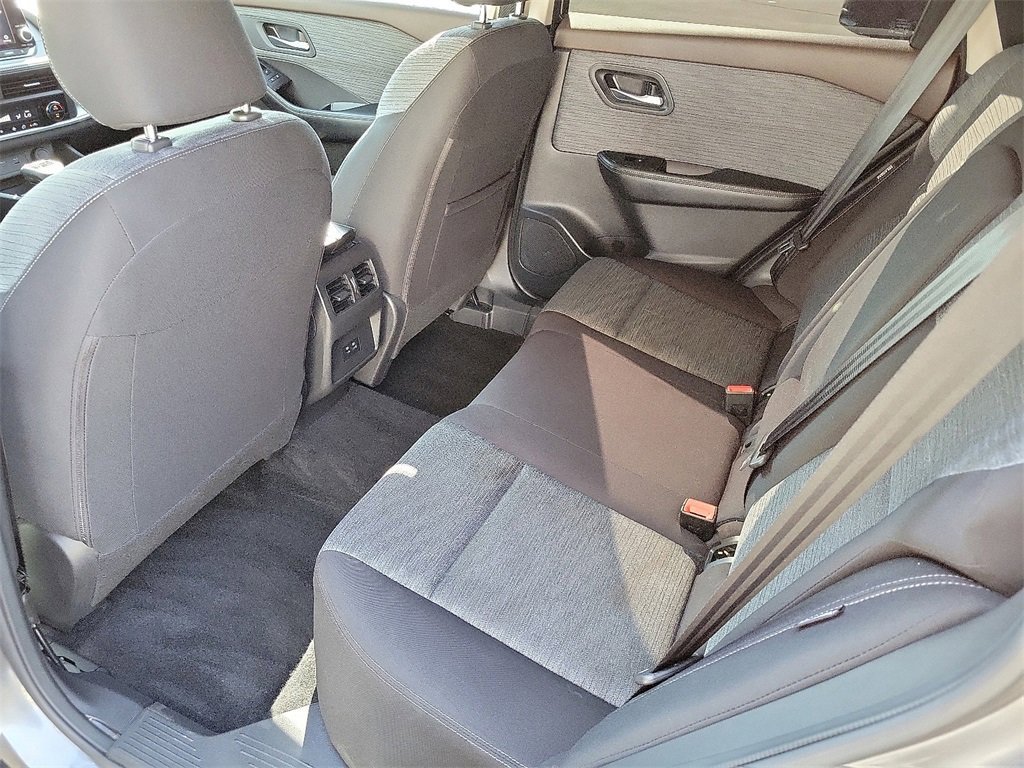 Used 2023 Nissan Rogue SV image 20