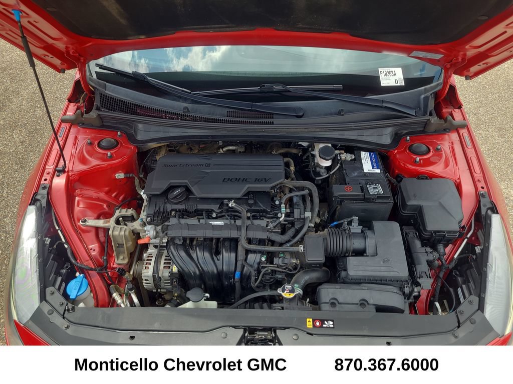 Used 2022 Hyundai Elantra SEL w/ Preferred Accessory Package FWD image 12