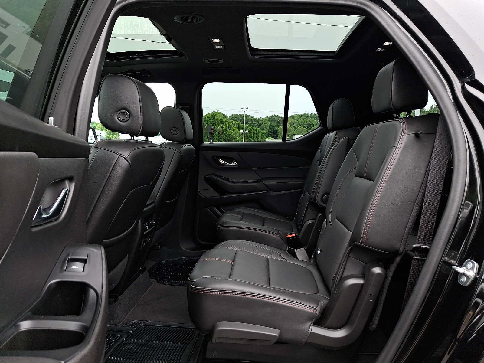 Used 2024 Chevrolet Traverse RS AWD/4WD image 12