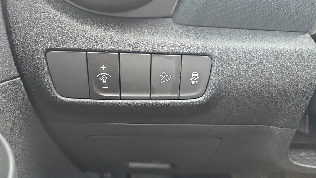 Used 2023 Hyundai Kona SEL AWD/4WD image 27