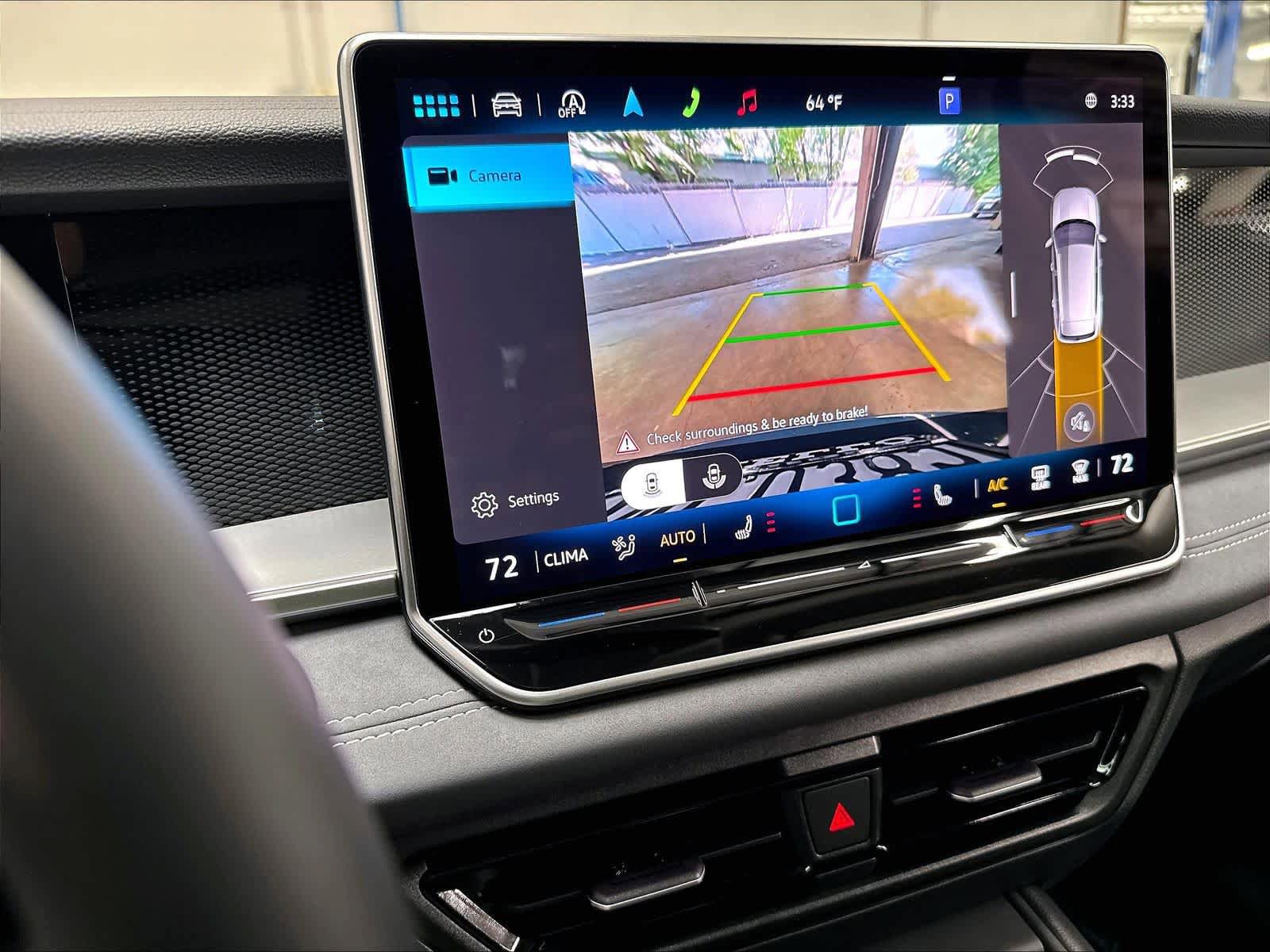 Certified 2025 Volkswagen Tiguan SE w/ Panoramic Sunroof Package AWD/4WD image 17