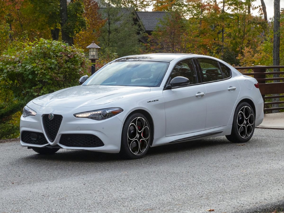 Used 2023 Alfa Romeo Giulia Quadrifoglio image 1