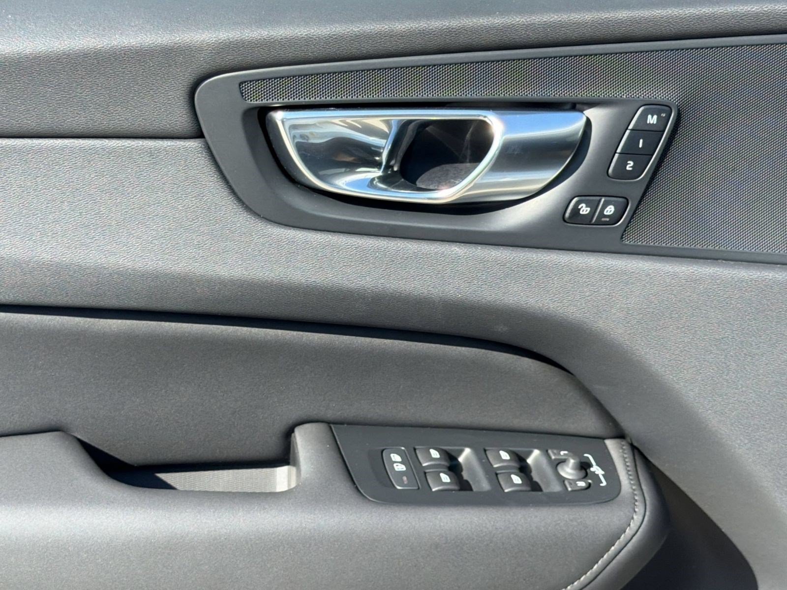 New 2026 Volvo XC60 B5 Plus w/ Climate Package AWD/4WD image 27