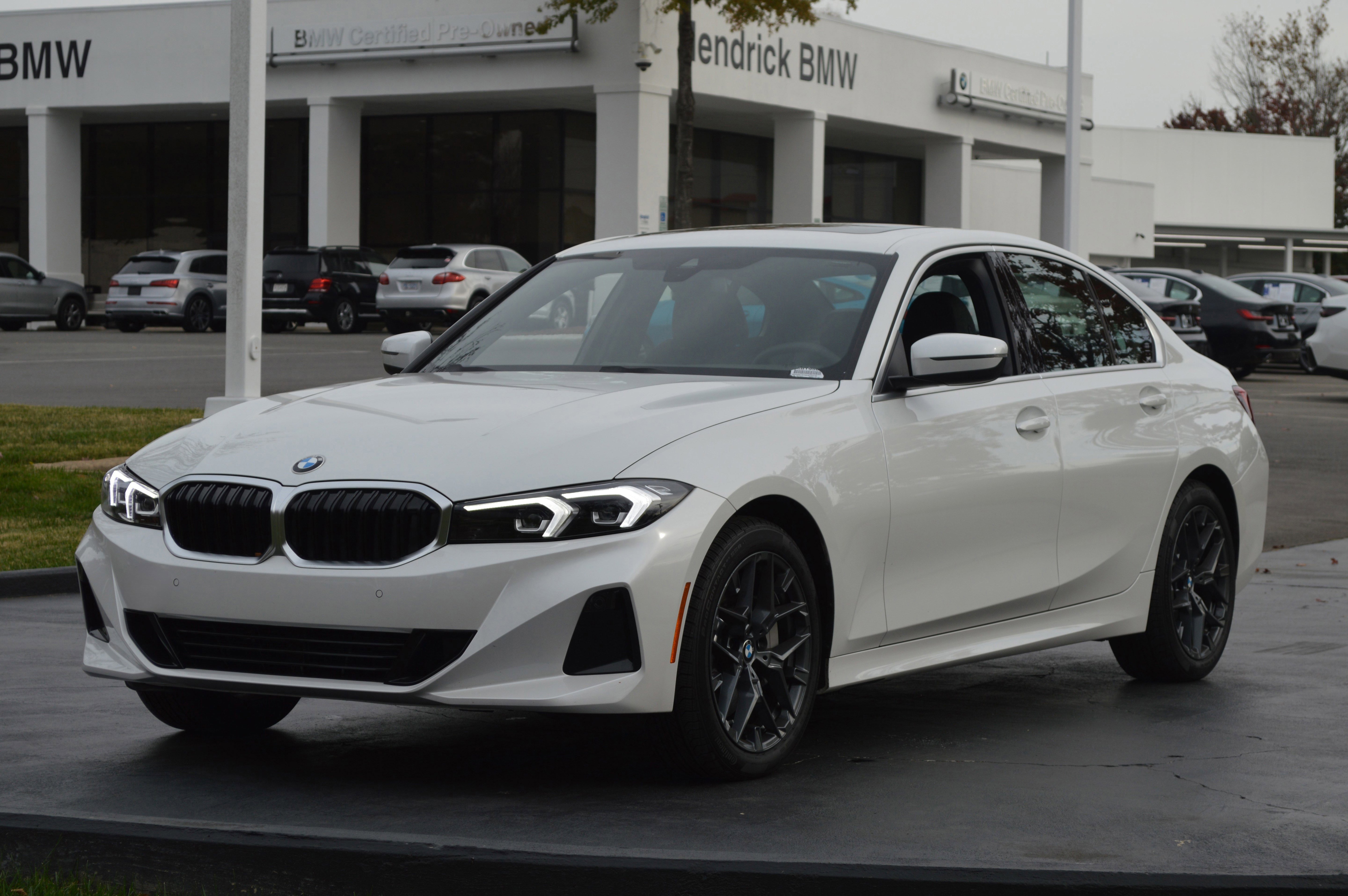 Used 2025 BMW 330i xDrive Sedan w/ Convenience Package AWD/4WD image 6