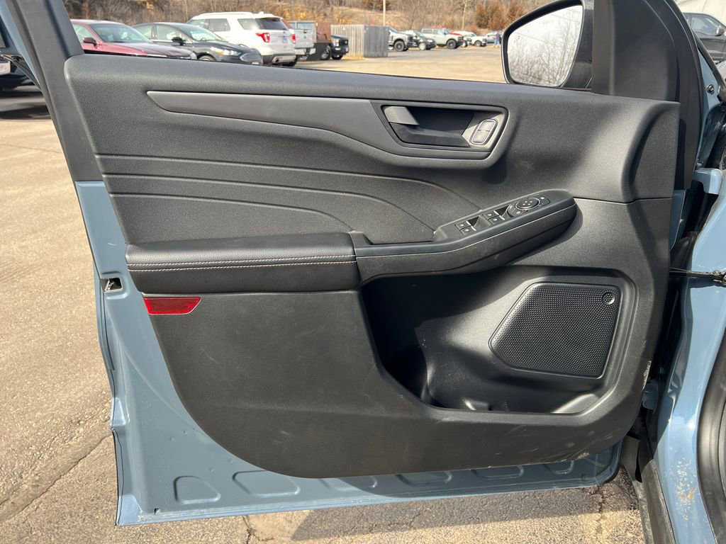 Used 2025 Ford Escape Active image 11
