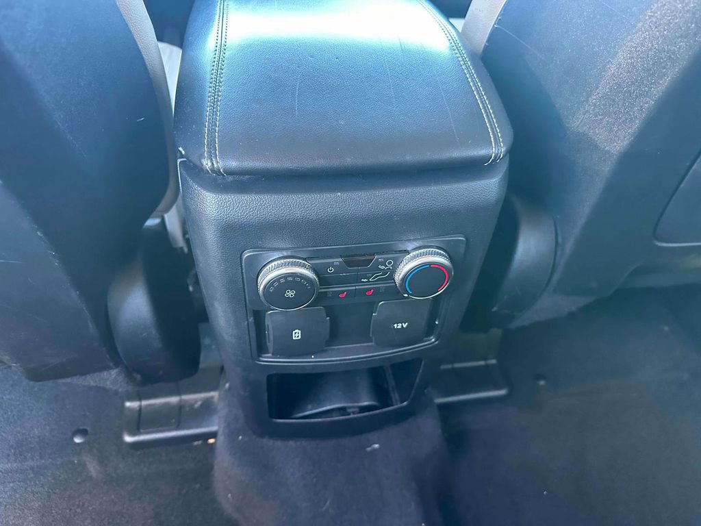 Used 2020 Ford Explorer XLT w/ Equipment Group 202A AWD/4WD image 12