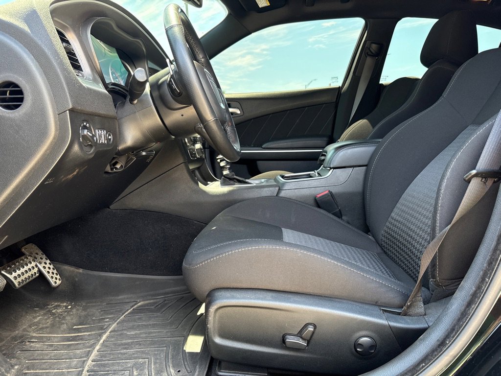 Used 2022 Dodge Charger Scat Pack RWD image 16