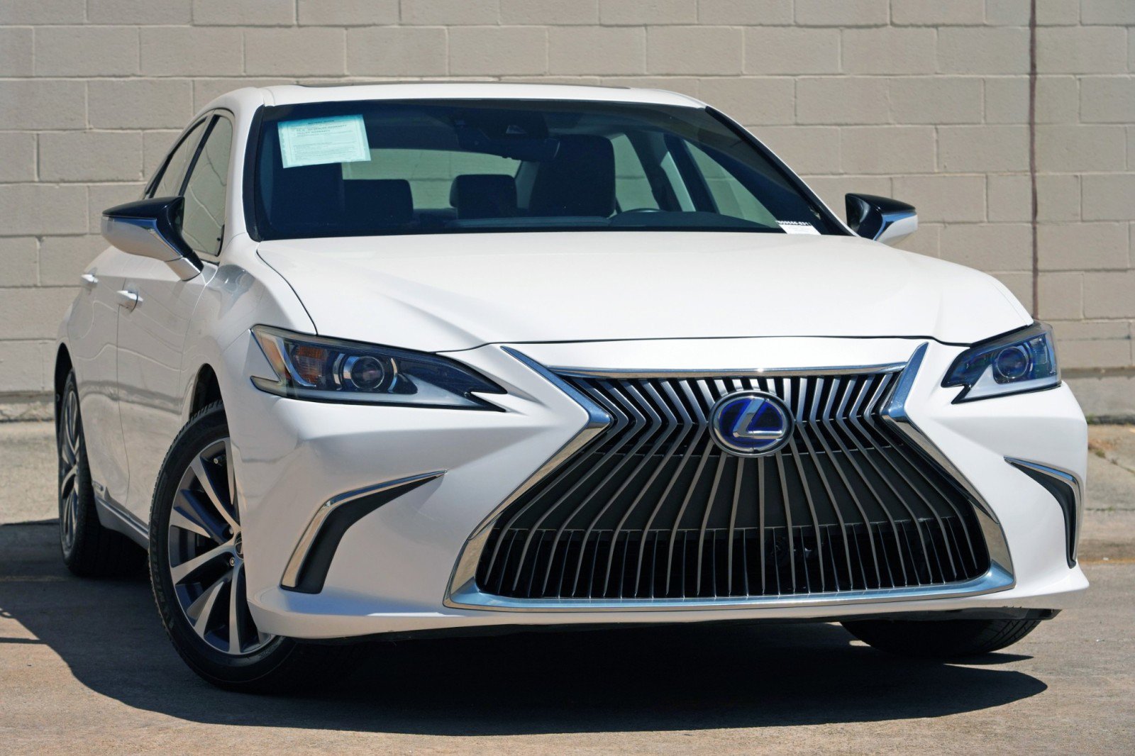 Used 2021 Lexus ES 300h w/ Accessory Package 2 FWD image 2