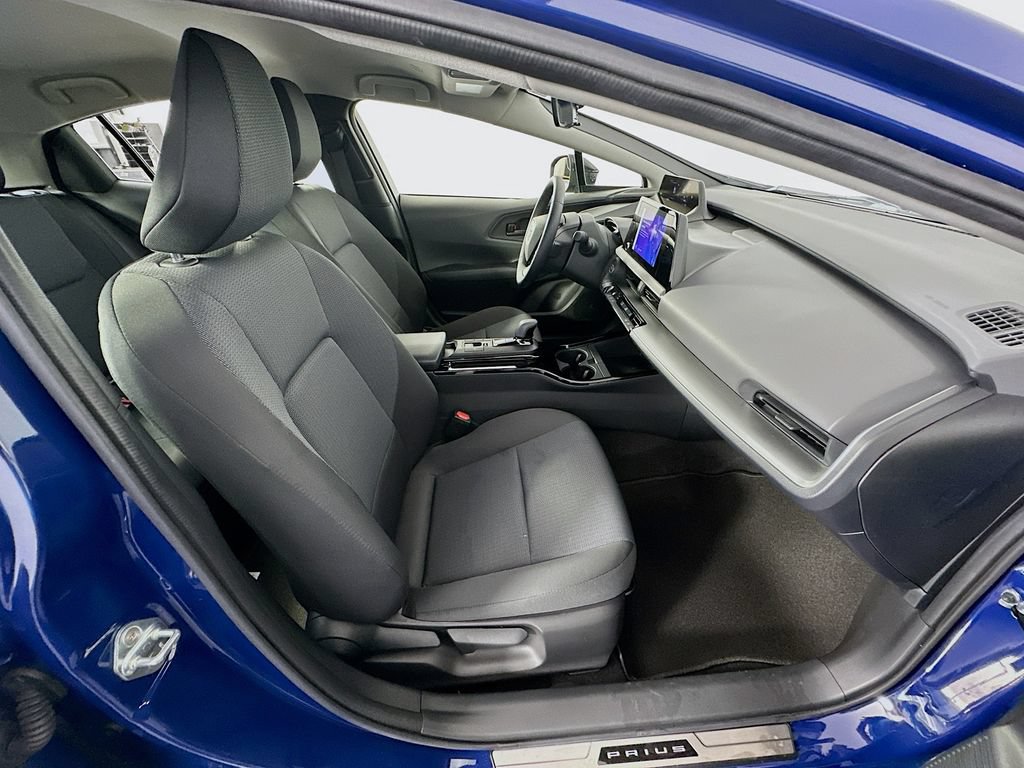 Certified 2024 Toyota Prius LE FWD image 27