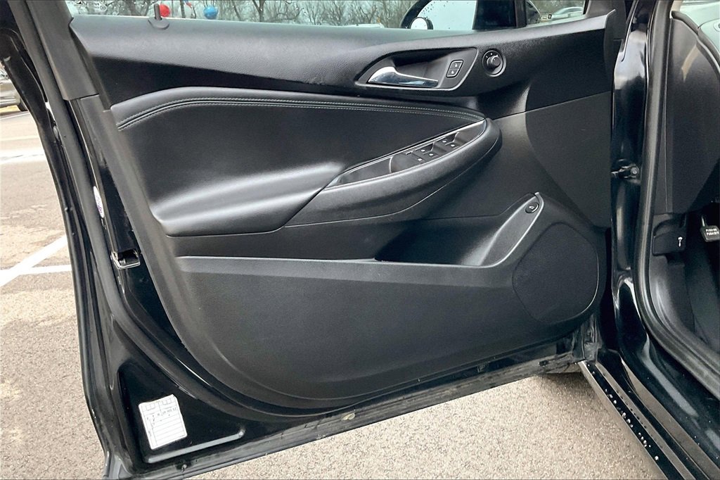 Used 2017 Chevrolet Cruze Premier image 23