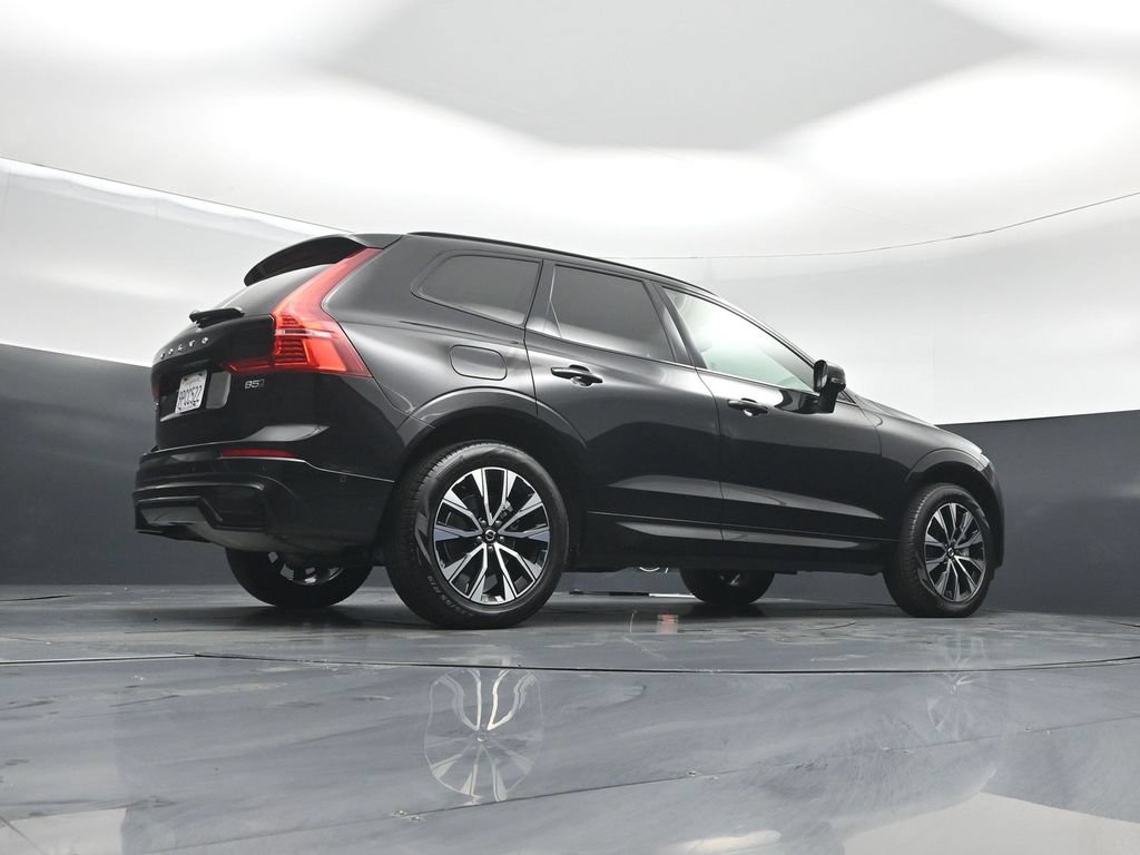 Used 2025 Volvo XC60 B5 Plus AWD/4WD image 50