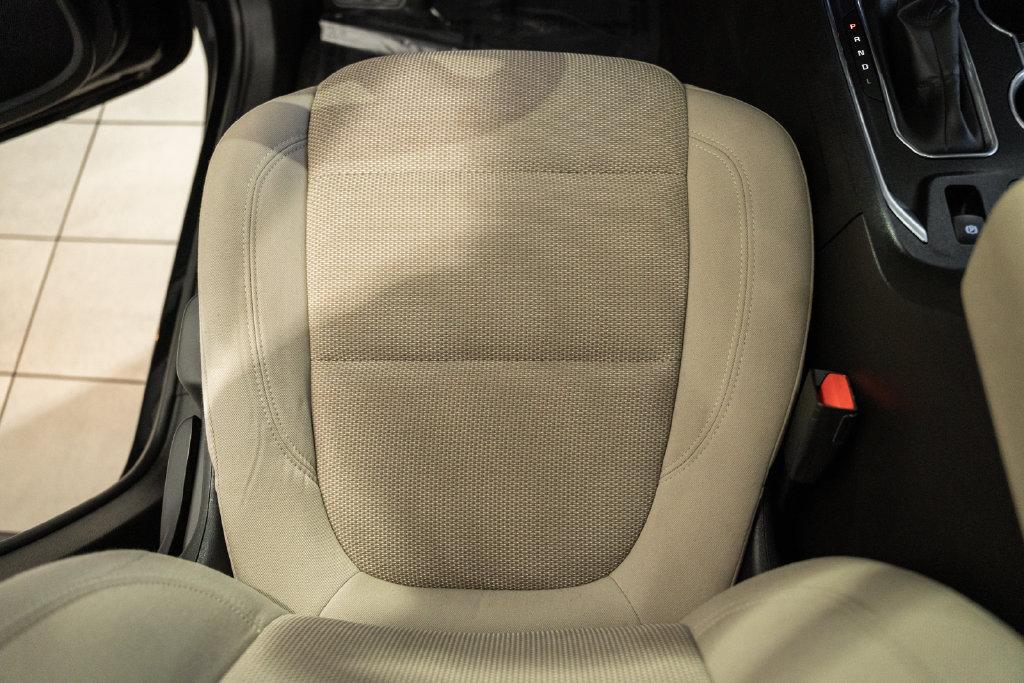 Used 2022 Chevrolet Traverse LS AWD/4WD image 24