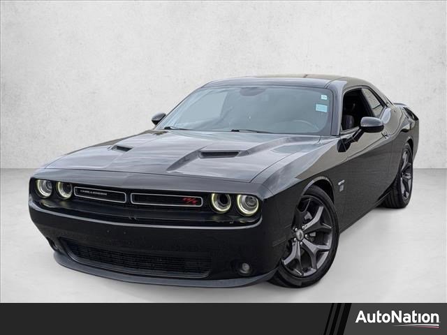 Used 2017 Dodge Challenger R/T image 1