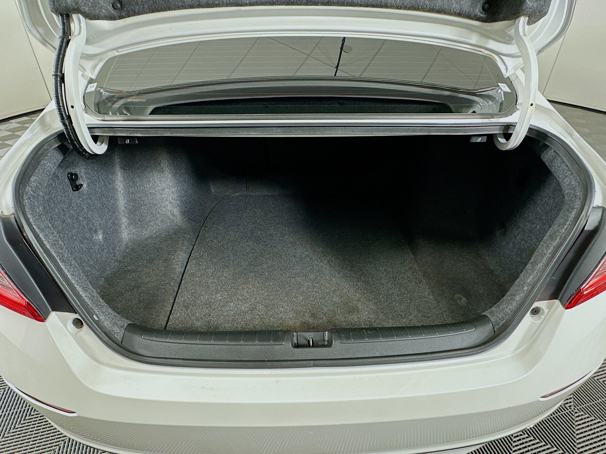 Used 2018 Honda Accord Sport image 26
