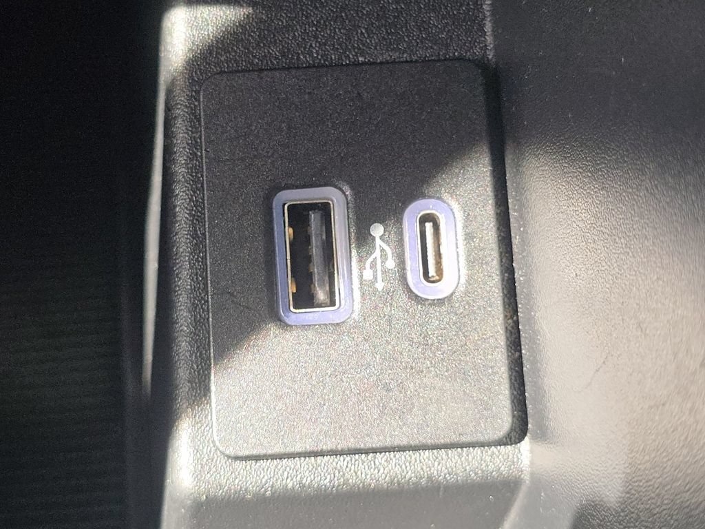 Used 2024 Ford Edge SEL AWD/4WD image 29