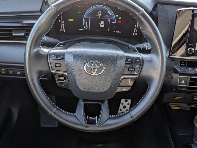 Used 2025 Toyota Camry SE FWD image 13