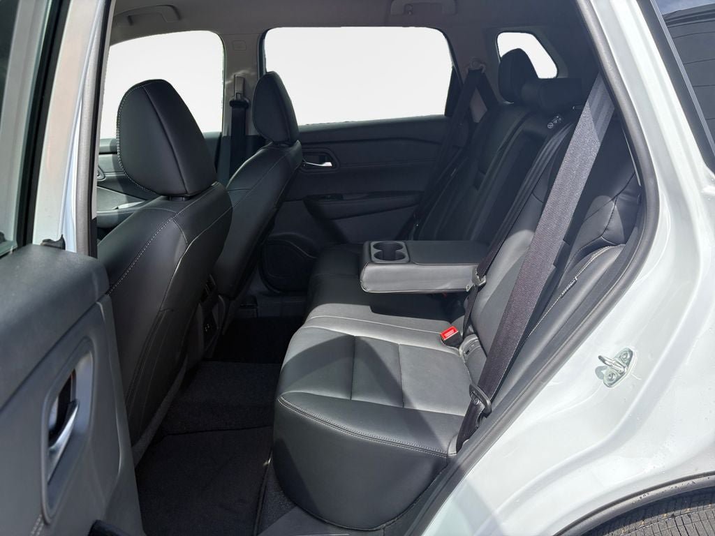 Used 2025 Nissan Rogue SL FWD image 24