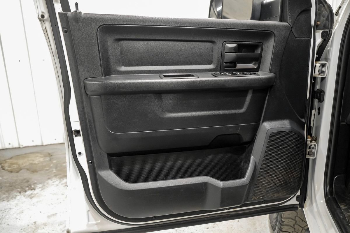 Used 2014 RAM 2500 Tradesman w/ Chrome Appearance Group image 39