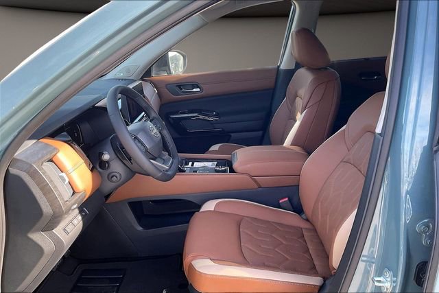 New 2026 Nissan Pathfinder Platinum image 7
