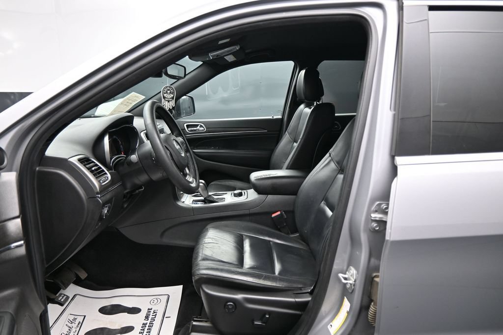 Used 2018 Jeep Grand Cherokee Limited AWD/4WD image 9