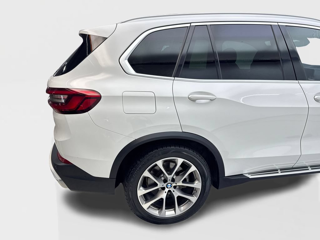 Used 2019 BMW X5 xDrive40i w/ Convenience Package AWD/4WD image 16