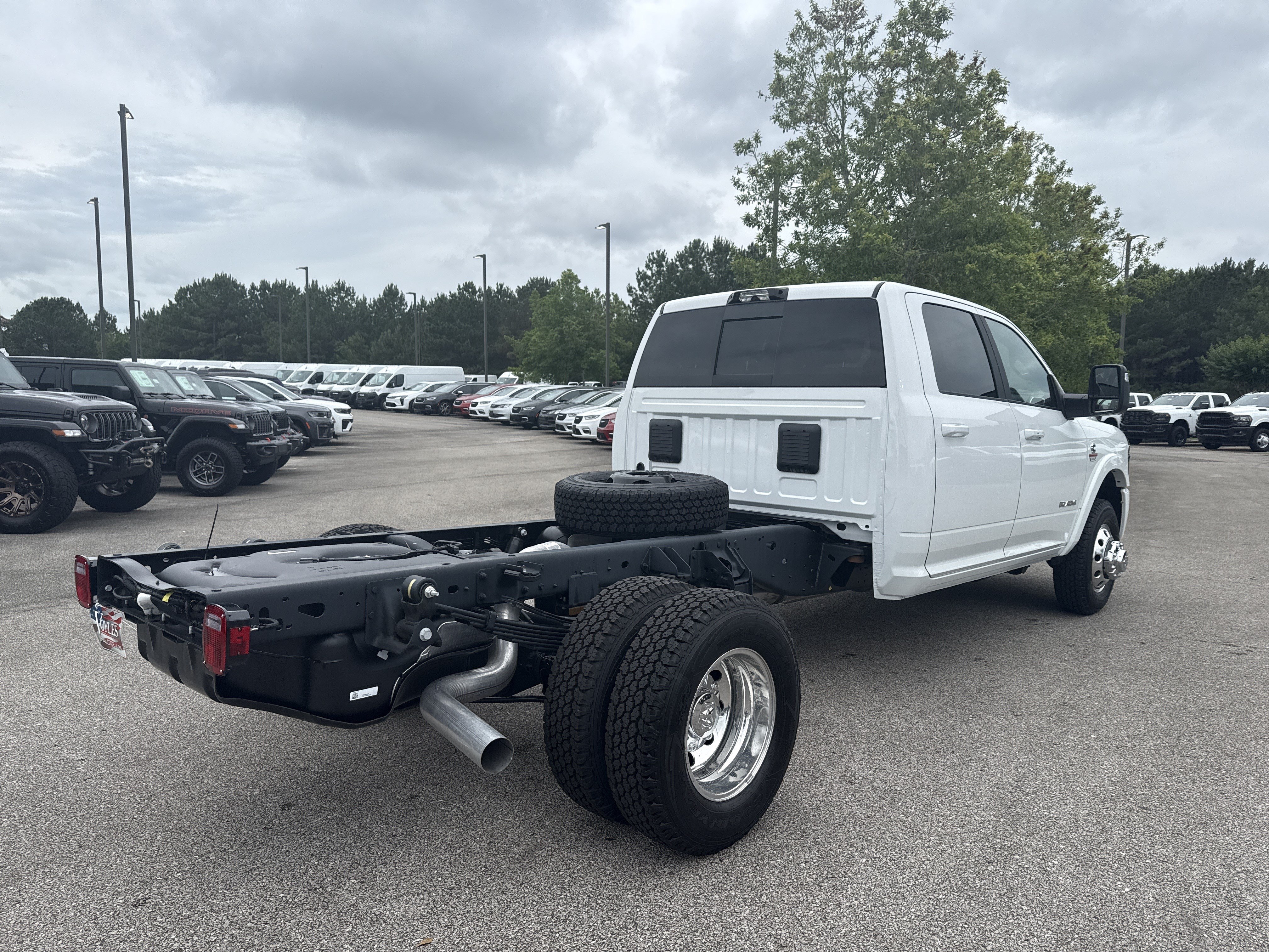 New 2026 RAM 3500 Big Horn w/ Laramie Trim Package AWD/4WD image 7