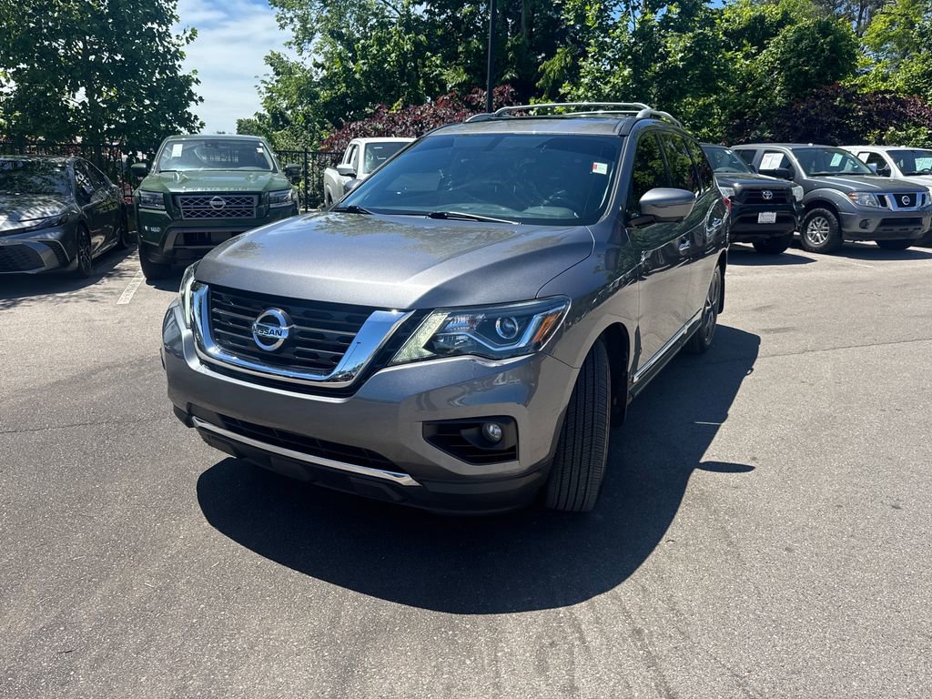 Used 2019 Nissan Pathfinder Platinum AWD/4WD image 3