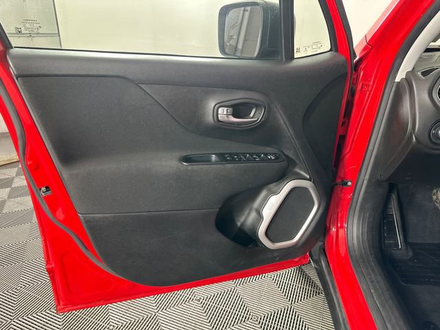 Certified 2019 Jeep Renegade Sport w/ Sport Appearance Group AWD/4WD image 17