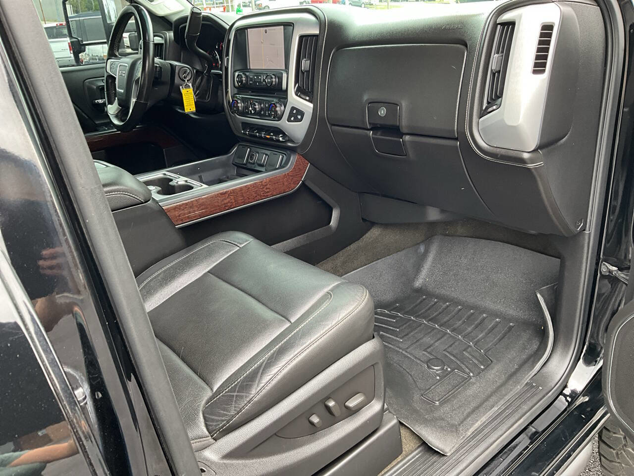 Used 2015 GMC Sierra 2500 SLT w/ Duramax Plus Package image 33