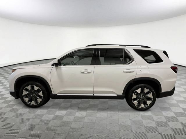 New 2026 Honda Pilot Touring image 3