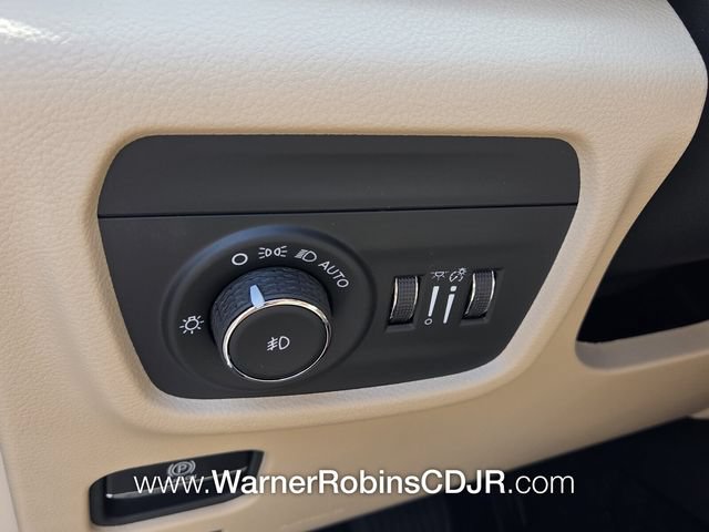 New 2026 Jeep Grand Cherokee L Limited RWD image 28