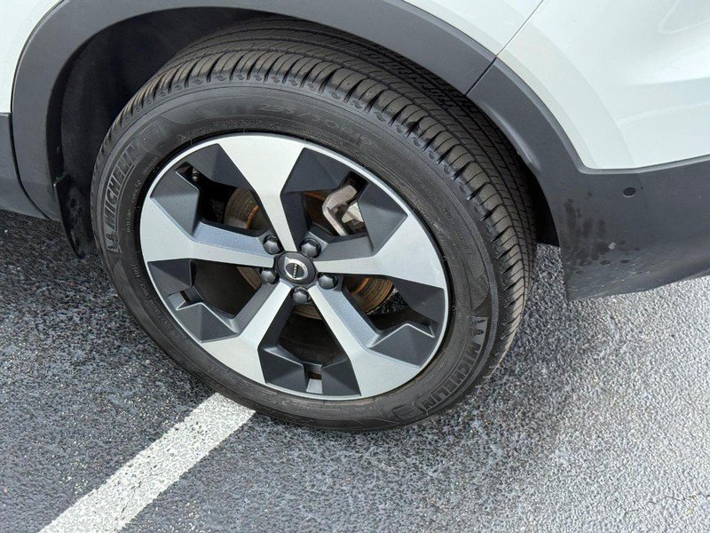 Used 2026 Volvo XC40 B5 Plus AWD/4WD image 8