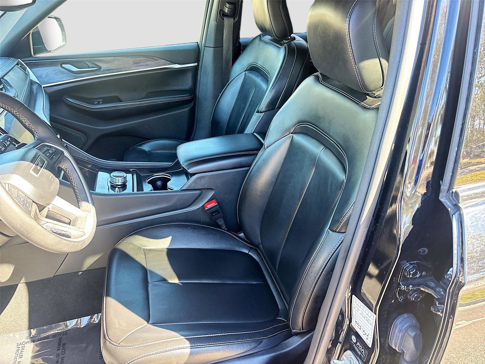 Used 2024 Jeep Grand Cherokee Limited image 24