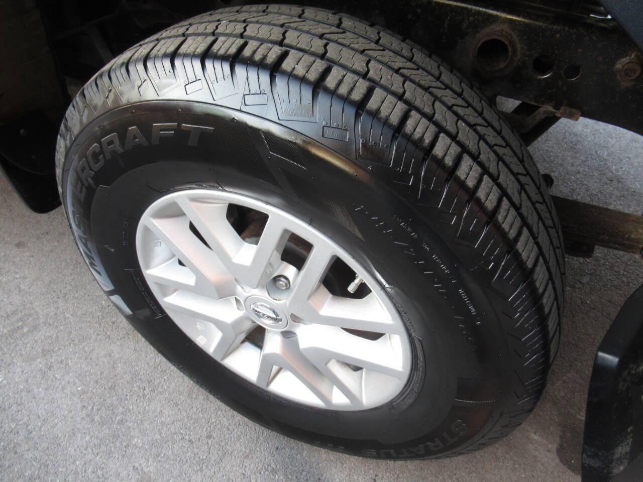 Used 2019 Nissan Frontier SV image 14