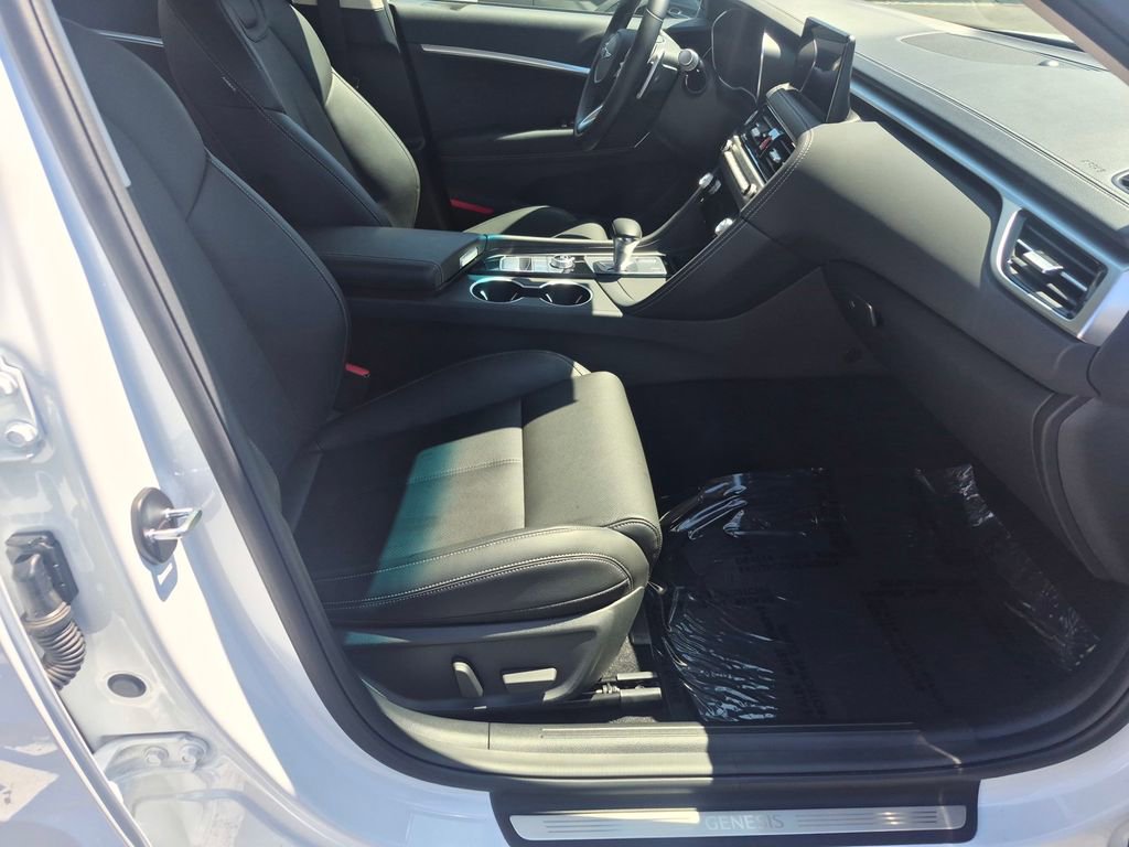 Used 2026 Genesis G70 2.5T image 28