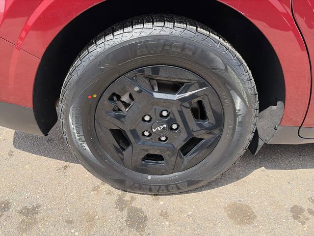 Used 2025 Kia Carnival FWD image 15