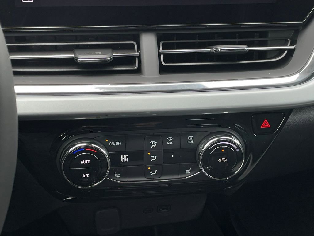 New 2026 Chevrolet Trax LT w/ Driver Confidence Package image 18