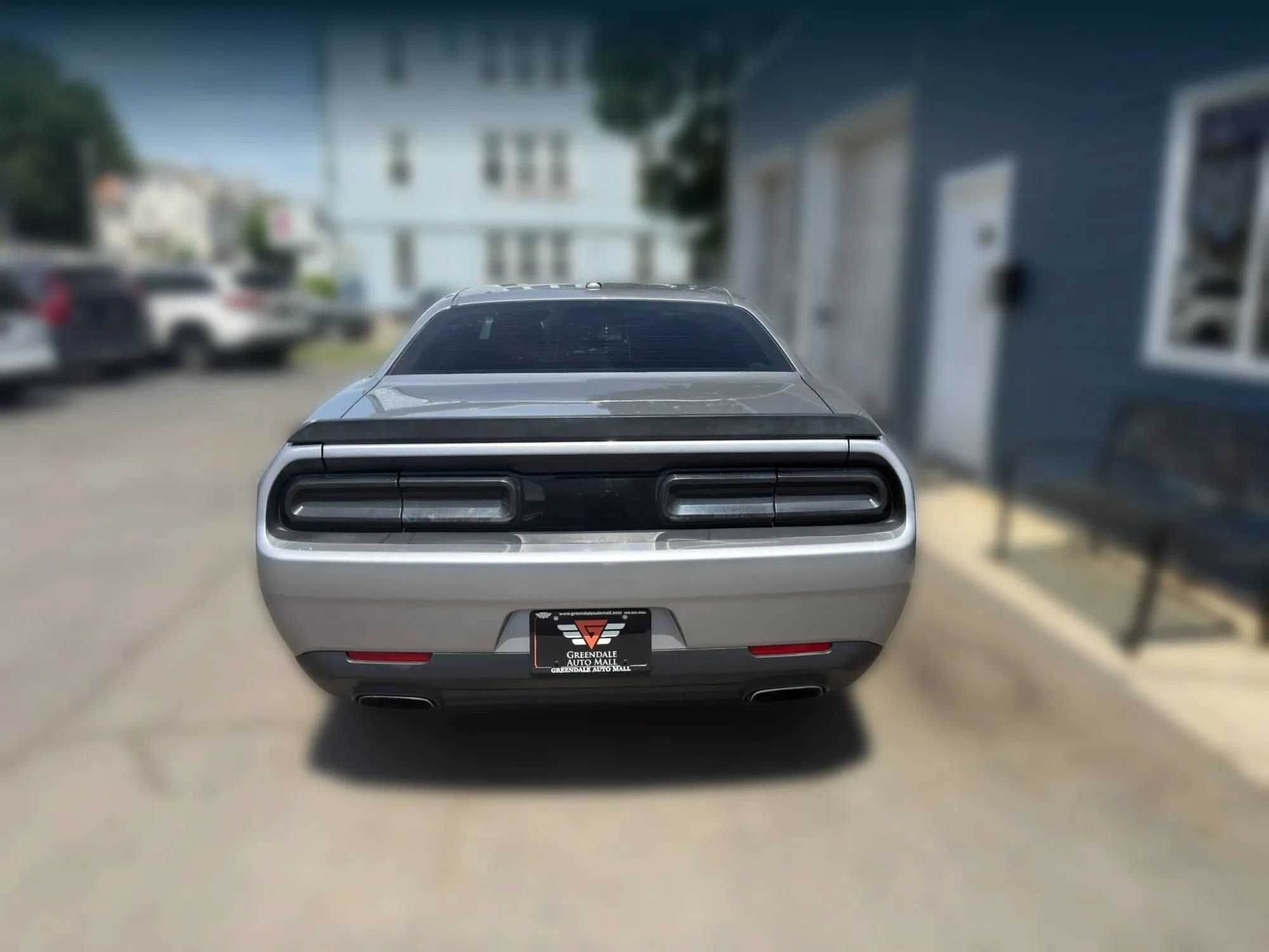 Used 2015 Dodge Challenger SXT RWD image 5