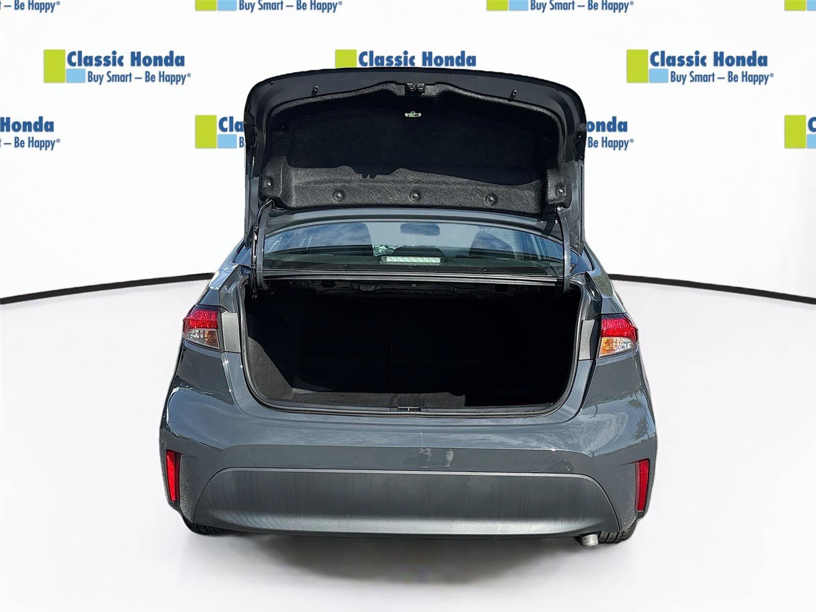 Used 2023 Toyota Corolla LE FWD image 28