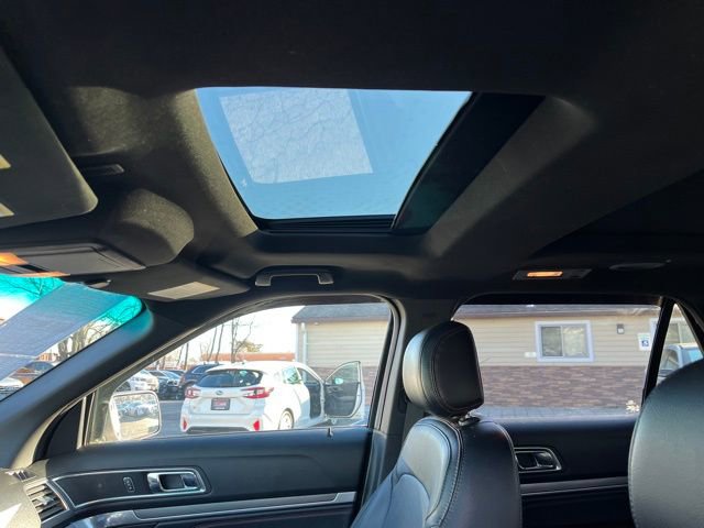 Used 2017 Ford Explorer Sport image 22