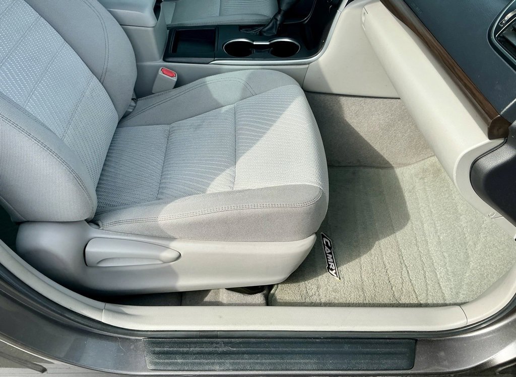 Used 2016 Toyota Camry LE image 24