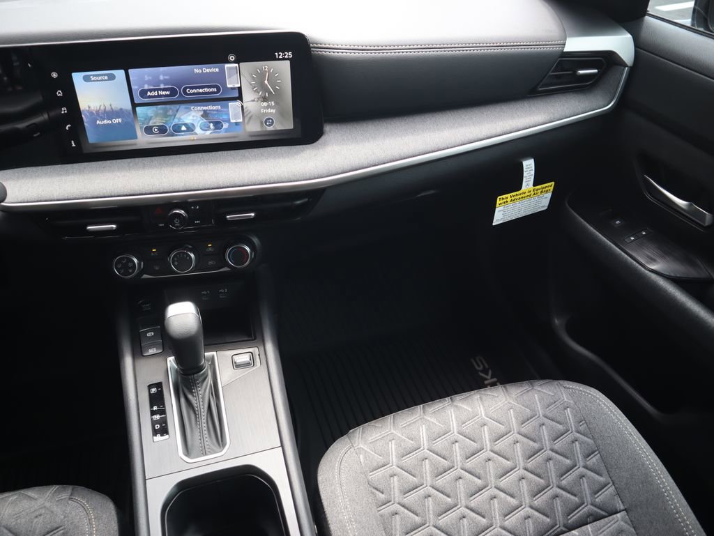 Used 2025 Nissan Kicks SV image 12