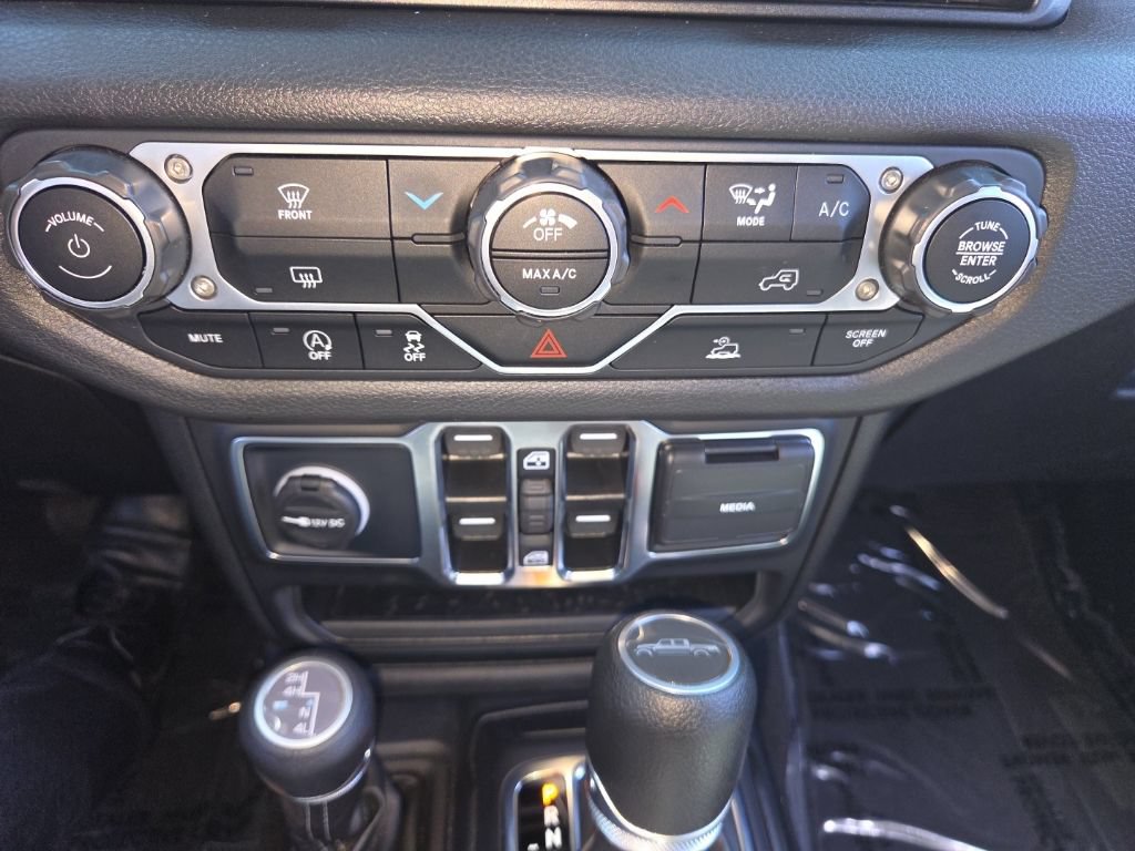 Certified 2025 Jeep Gladiator Sport AWD/4WD image 17