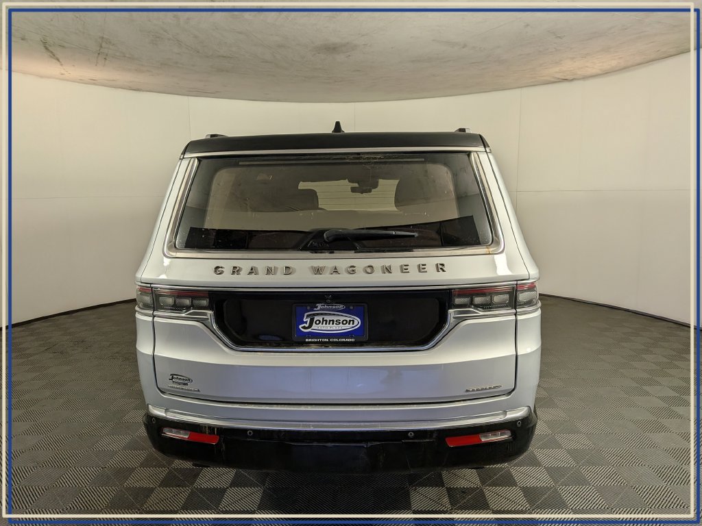 Used 2023 Jeep Grand Wagoneer Series III AWD/4WD image 8