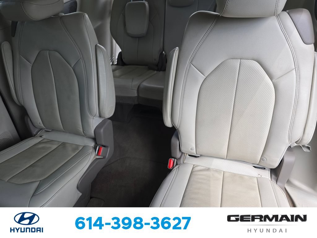 Used 2020 Chrysler Pacifica Touring-L Plus FWD image 19