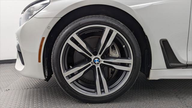 Used 2017 BMW 750i xDrive image 32