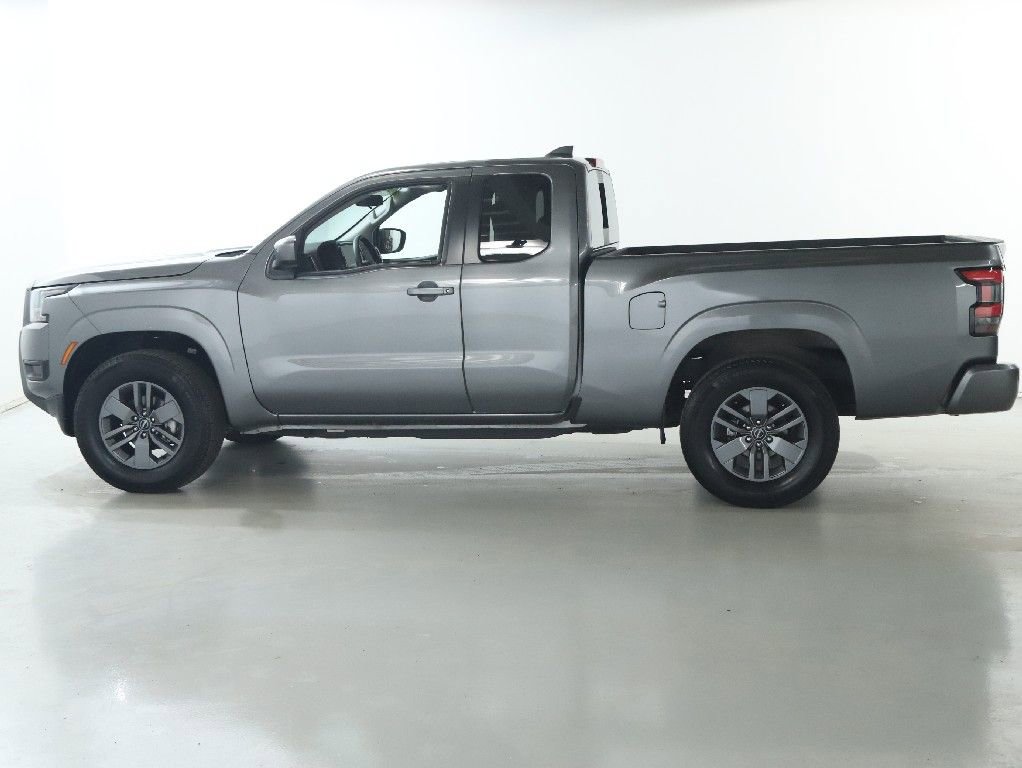 Certified 2025 Nissan Frontier SV image 39