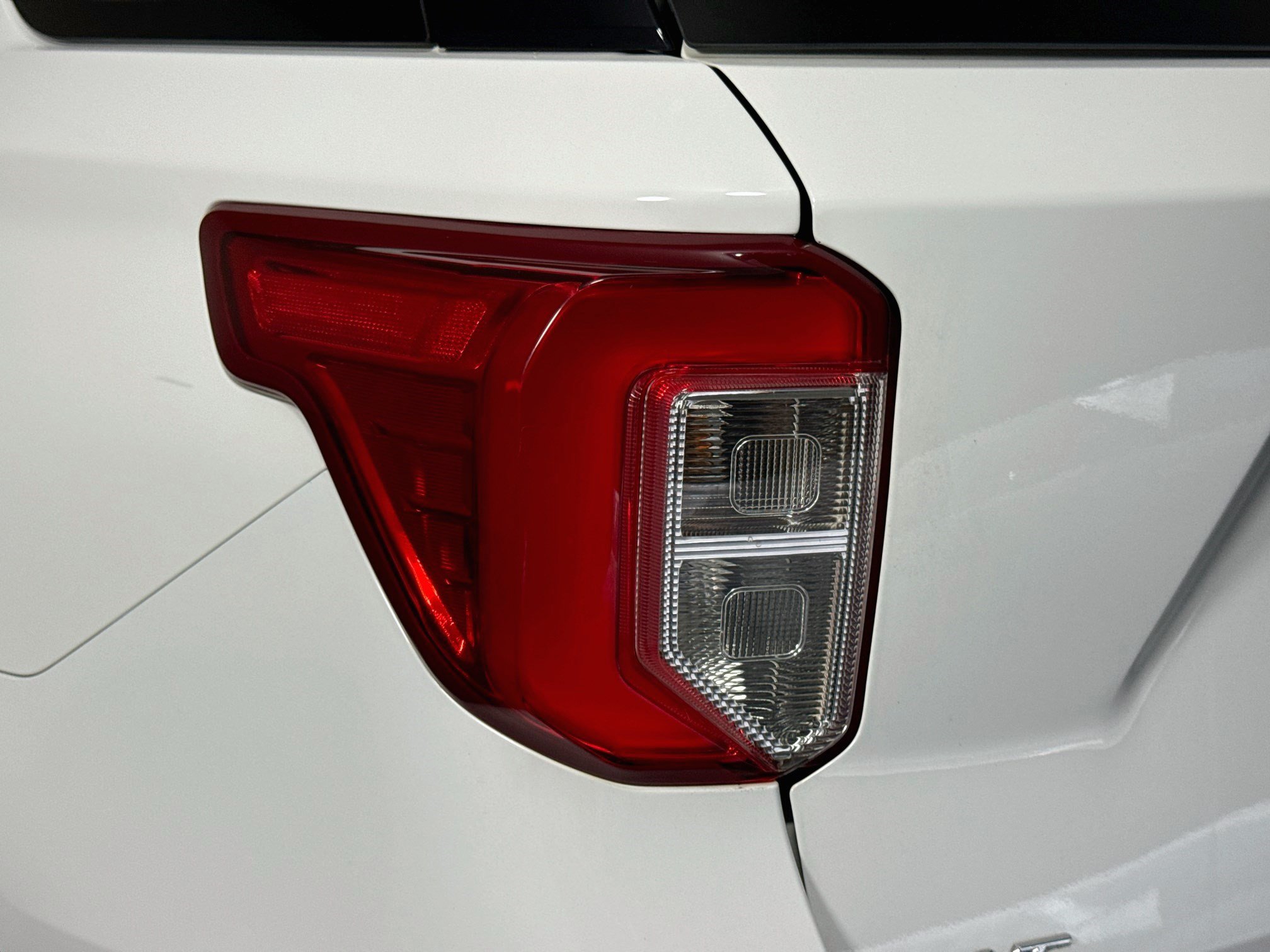 Used 2023 Ford Explorer XLT w/ Equipment Group 202A RWD image 36